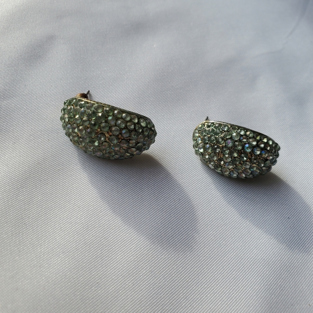Green stone custom jewelry earrings